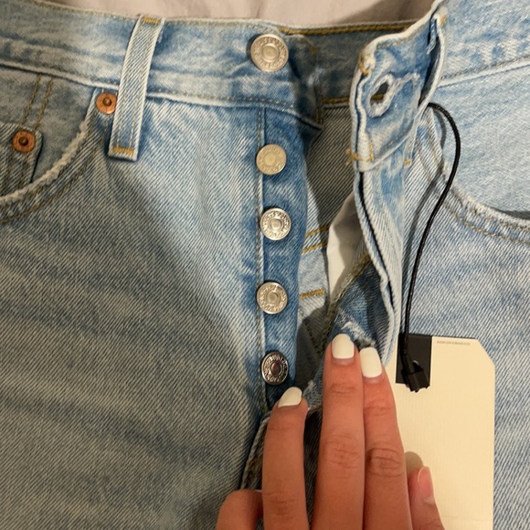 501 Levi’s shorts - Picture 2 of 5